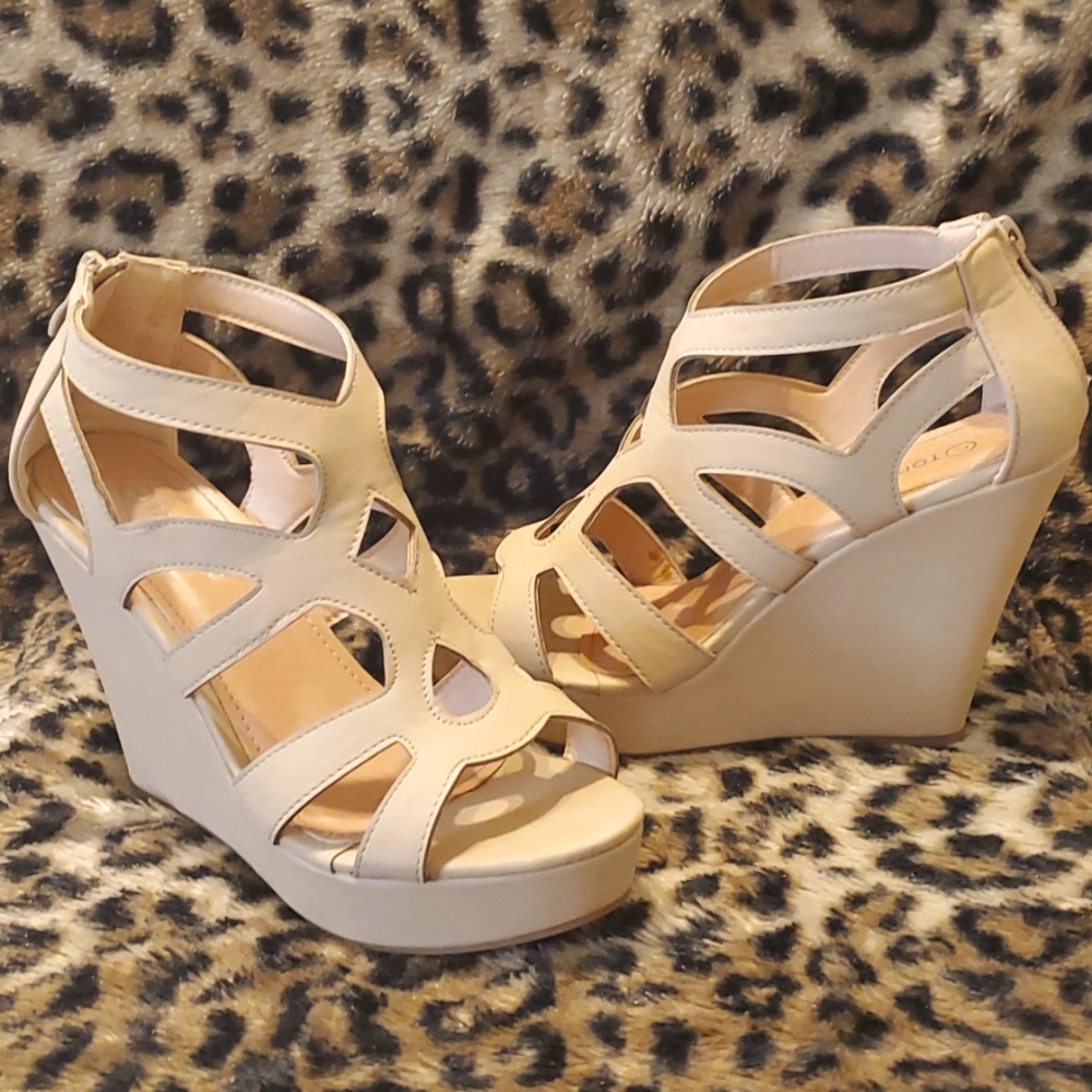 Pink Lily Tan Wedges